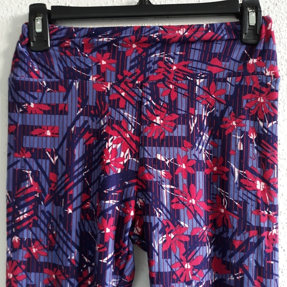 😁LuLaRoe Flower Leggings - Picture 2 of 4